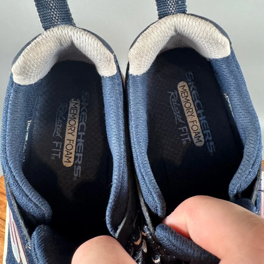 Skechers DLux Walker Womens 8 Navy Relaxed Fit Memory Foam Sneakers 179158BJ